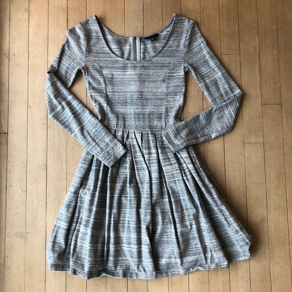 Aritzia Talula Gray Heathered Dress